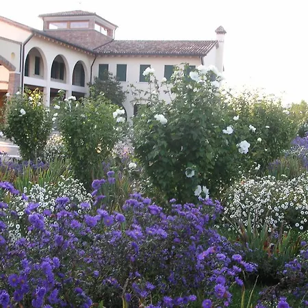 فندق مبيت وإفطار Due Torri 3*